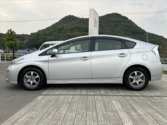 TOYOTA PRIUS 2014