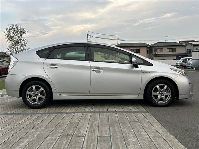 TOYOTA PRIUS 2014
