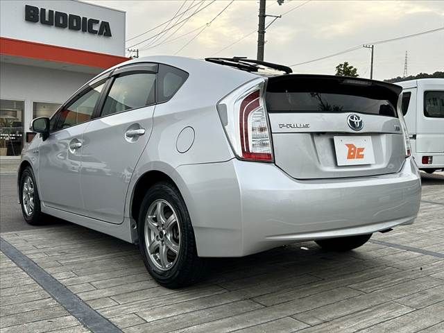 TOYOTA PRIUS 2014