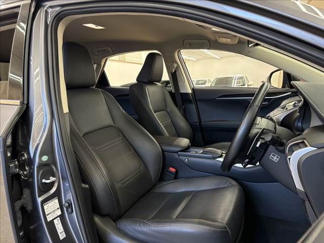 TOYOTA LEXUS NX300h 2015