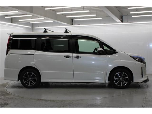 TOYOTA NOAH 2019
