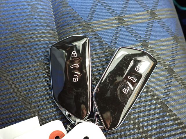 VOLKSWAGEN VOLKSWAGEN GOLF R VARIANT 2024