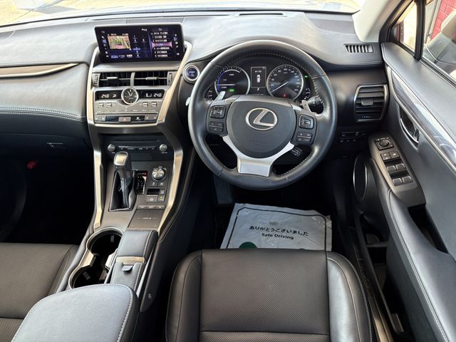 TOYOTA LEXUS NX300h AWD 2018