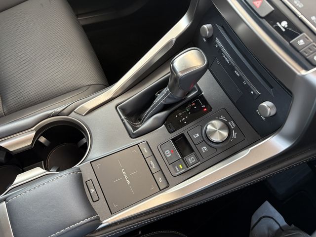 TOYOTA LEXUS NX300h AWD 2018