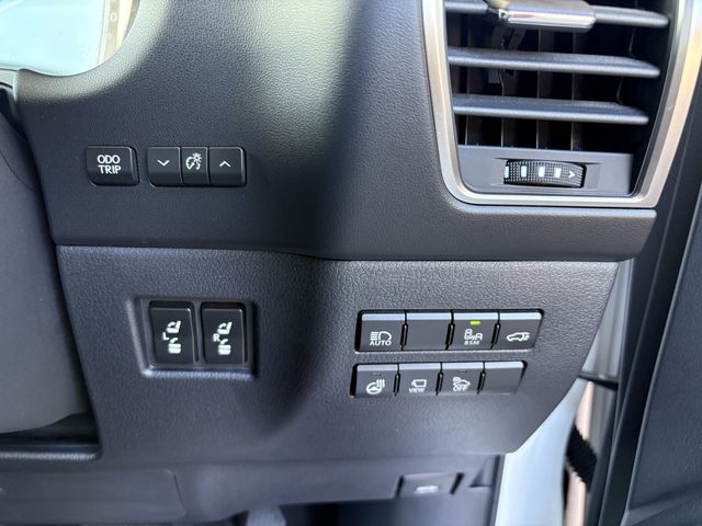 TOYOTA LEXUS NX300h AWD 2018