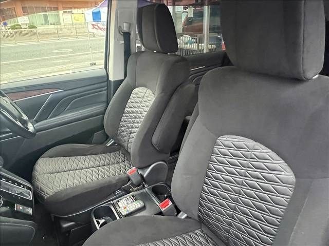 MITSUBISHI DELICA D:5 4WD 2019