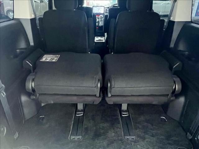 MITSUBISHI DELICA D:5 4WD 2019