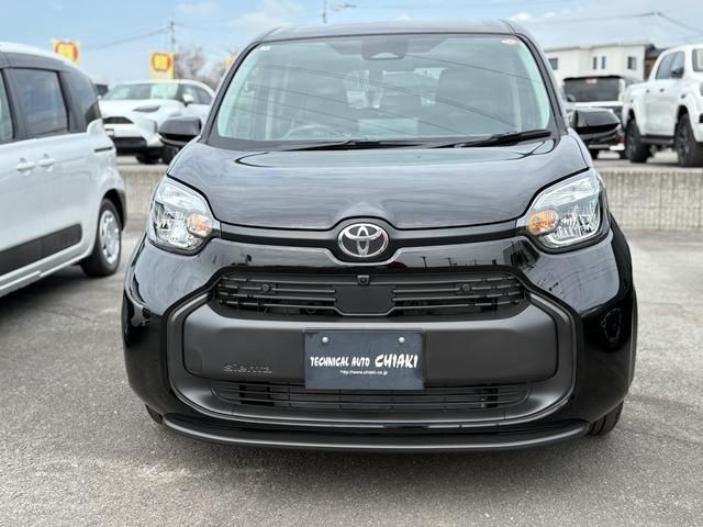 TOYOTA SIENTA HYBRID 2025