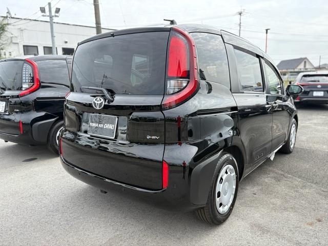 TOYOTA SIENTA HYBRID 2025