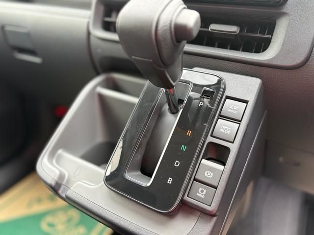 TOYOTA SIENTA HYBRID 2025