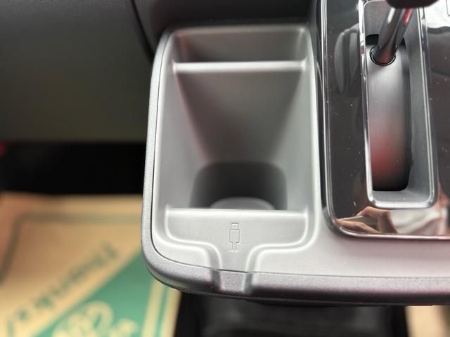 TOYOTA SIENTA HYBRID 2025