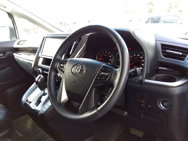 TOYOTA VELLFIRE 4WD 2018