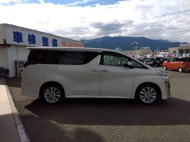 TOYOTA VELLFIRE 4WD 2018