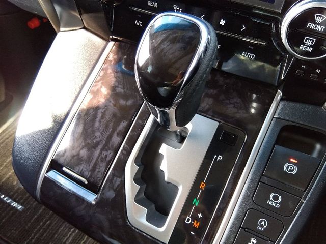 TOYOTA VELLFIRE 4WD 2018