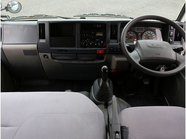 ISUZU ELF 2015