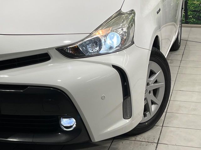 TOYOTA PRIUS Alpha 2015