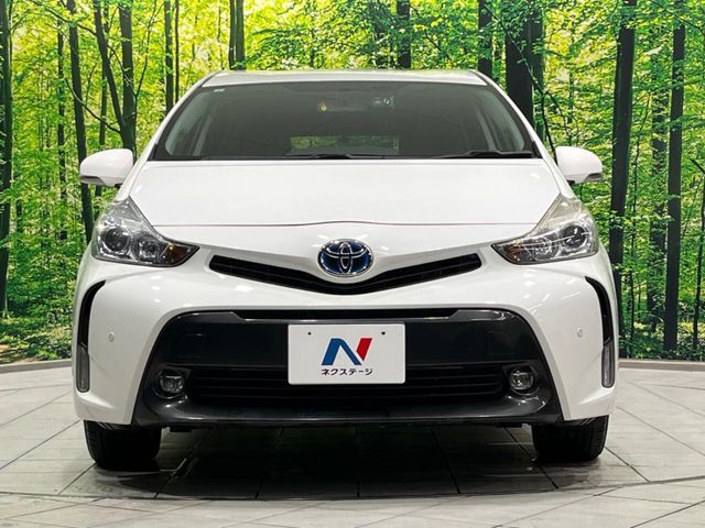 TOYOTA PRIUS Alpha 2015