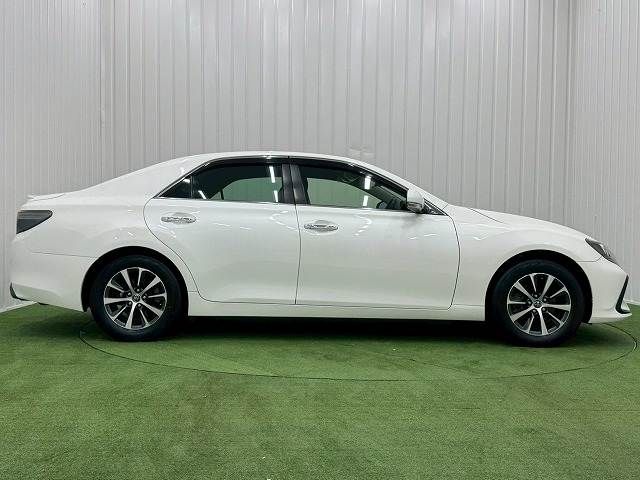 TOYOTA MARK X 2017