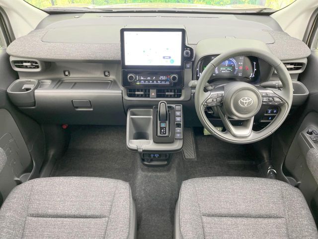 TOYOTA SIENTA HYBRID 2025