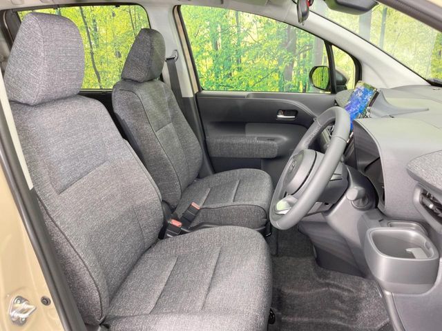 TOYOTA SIENTA HYBRID 2025