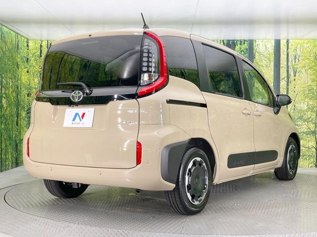 TOYOTA SIENTA HYBRID 2025