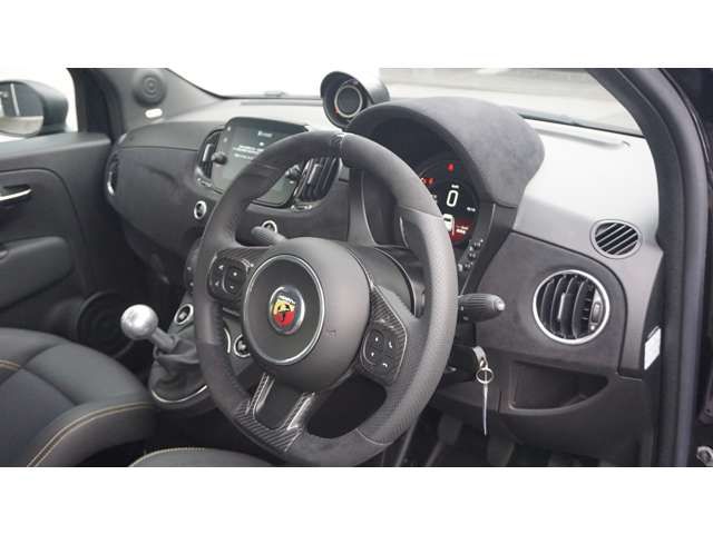 FIAT ABARTH 695 2025