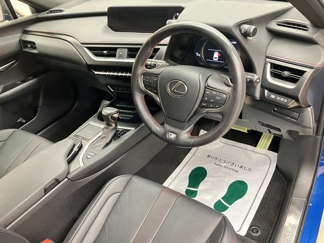 TOYOTA LEXUS UX200 2018