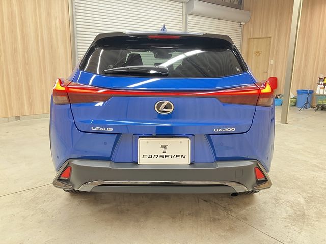 TOYOTA LEXUS UX200 2018