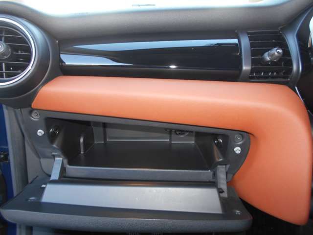 BMW BMW MINI COOPER D 2016