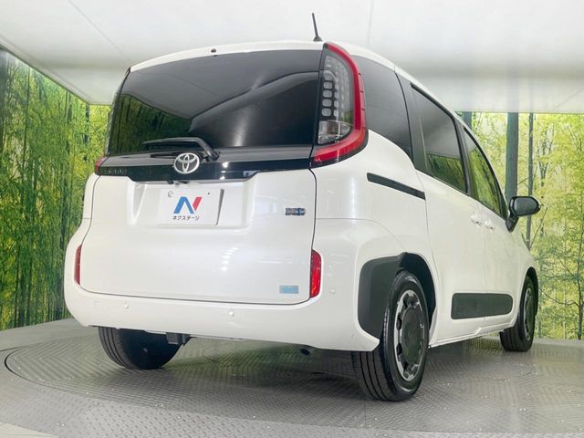 TOYOTA SIENTA HYBRID 2024