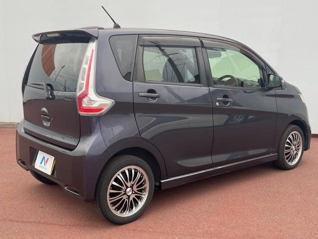 MITSUBISHI eK custom 2016