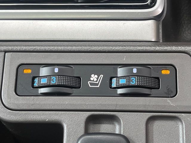 TOYOTA LANDCRUISER PRADO 2023