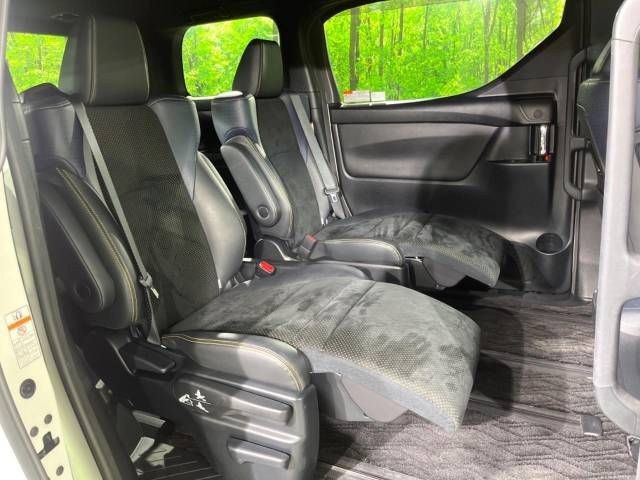 TOYOTA VELLFIRE 2016