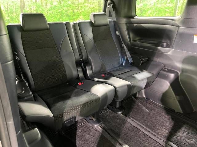 TOYOTA VELLFIRE 2016