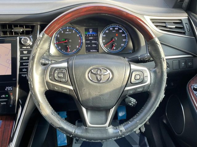 TOYOTA HARRIER 2WD 2017