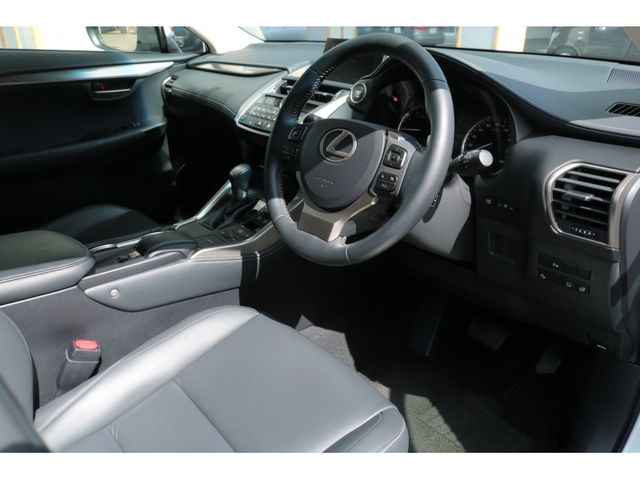 TOYOTA LEXUS NX200t 2014