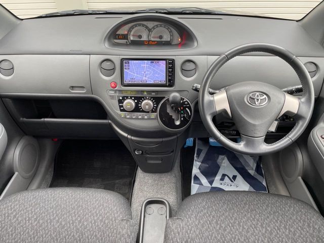 TOYOTA SIENTA 2014