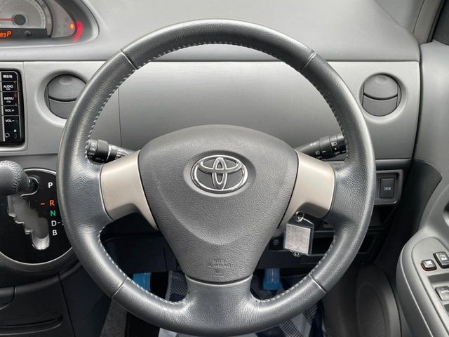 TOYOTA SIENTA 2014