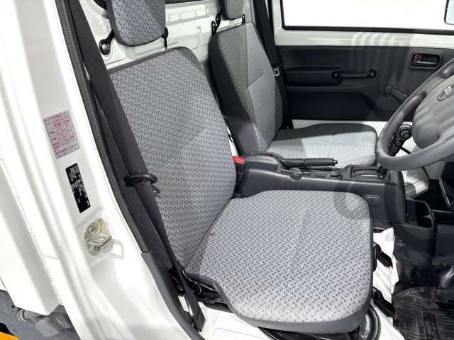 NISSAN NT100 CLIPPER 4WD 2022