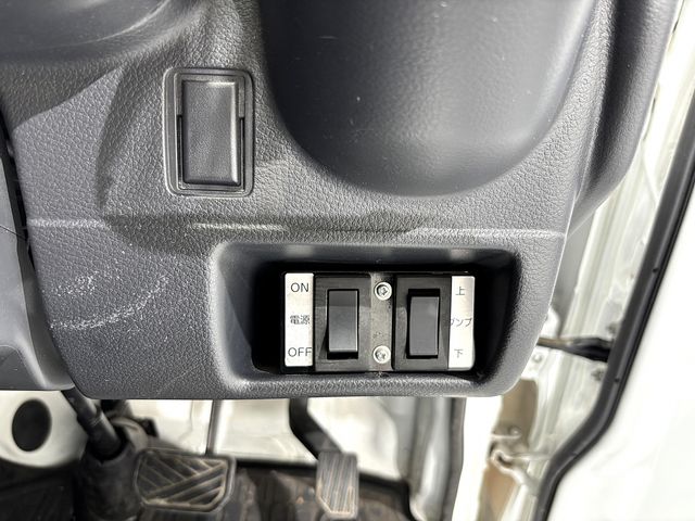 NISSAN NT100 CLIPPER 4WD 2022