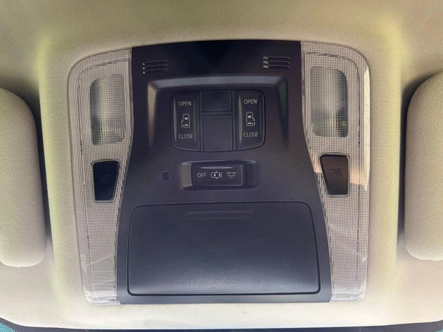 TOYOTA VELLFIRE 2015