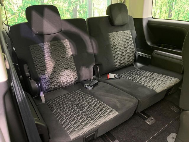 MITSUBISHI DELICA D:5 4WD 2024