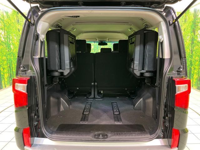 MITSUBISHI DELICA D:5 4WD 2024