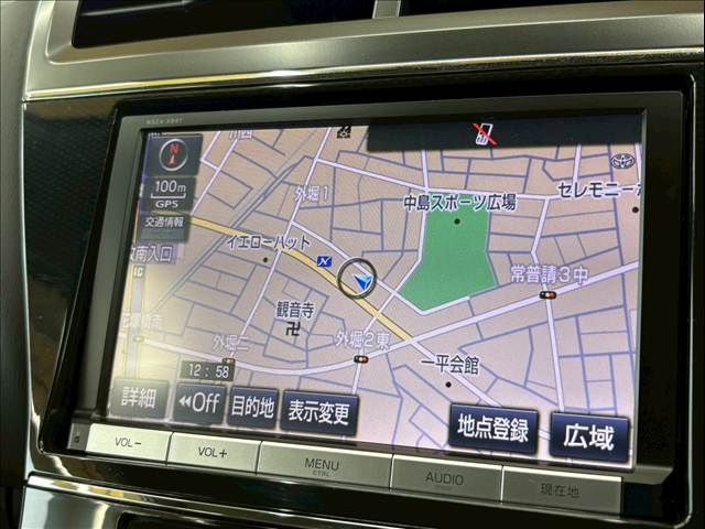 TOYOTA PRIUS Alpha 2015