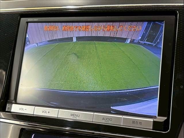 TOYOTA PRIUS Alpha 2015