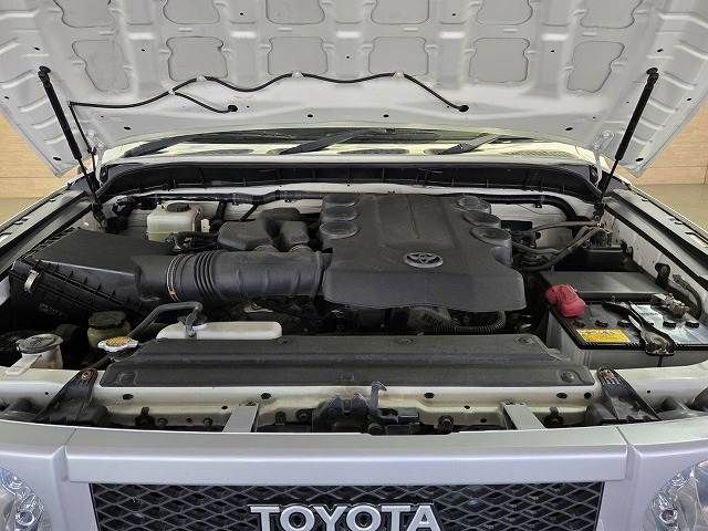 TOYOTA FJ CRUISER 4WD 2013