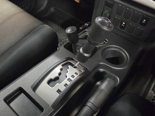 TOYOTA FJ CRUISER 4WD 2013