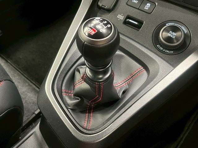 TOYOTA GR YARIS 2024