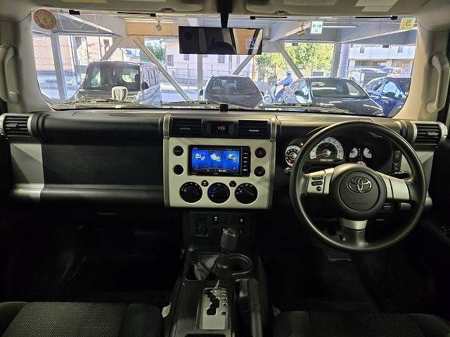 TOYOTA FJ CRUISER 4WD 2011