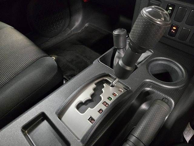 TOYOTA FJ CRUISER 4WD 2011